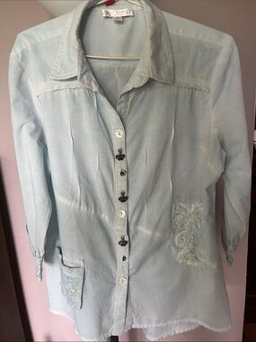 Boo Radley Australia Shirt with Applique/Embroidery/Embellished Buttons